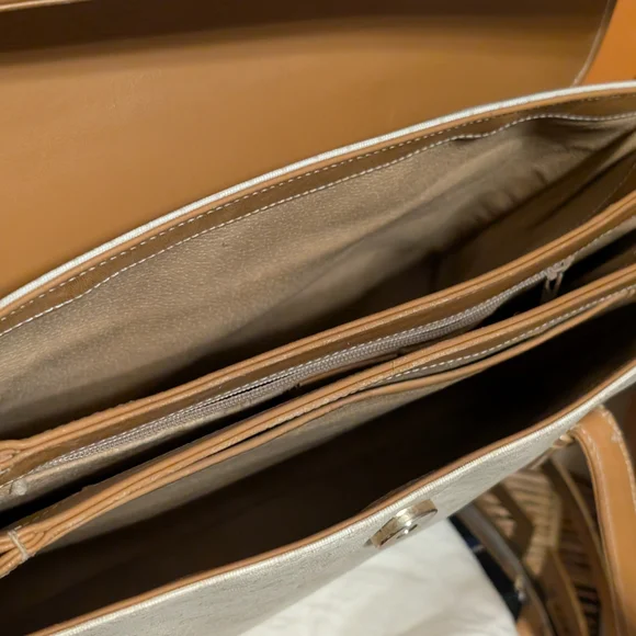 Gucci Beige and Brown Shoulder Bag - Picture 8 of 16